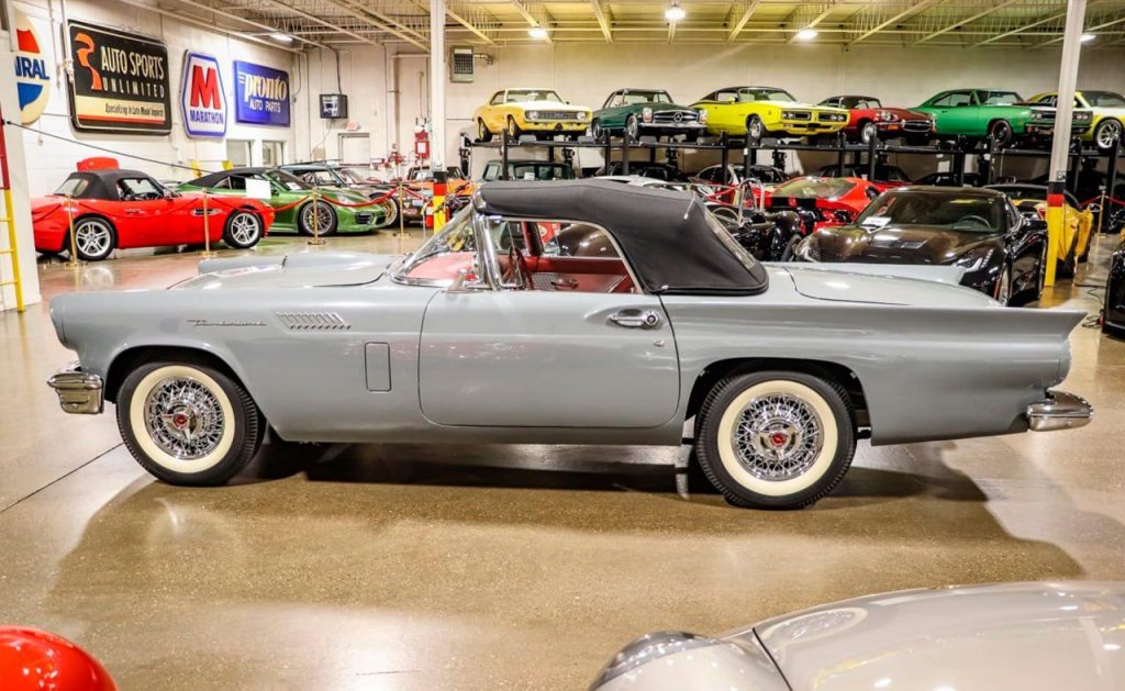 1957 Ford Thunderbird